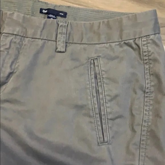 GAP Gray Capri Chinos, SZ 10 - Picture 4 of 9